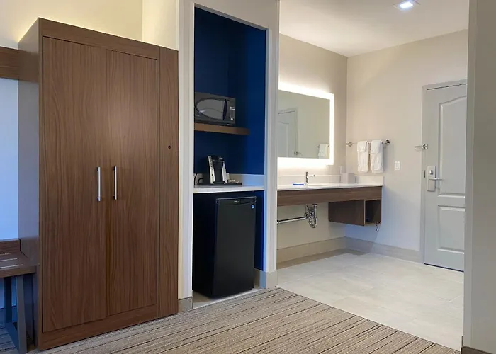 Holiday Inn Express & Suites Mountain View Silicon Valley By Ihg
