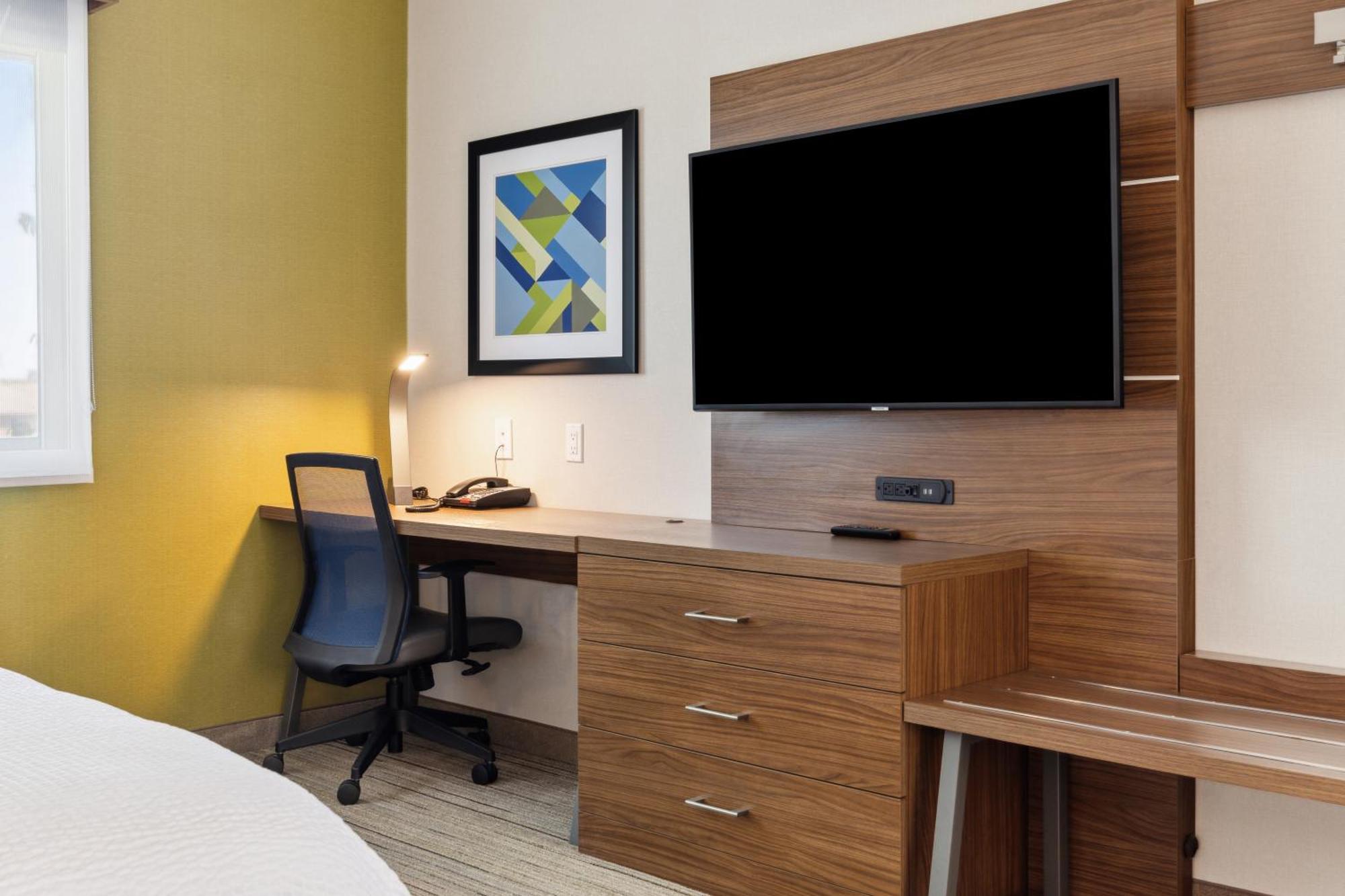 Hotel Express & Silicon Valley By Ihg 3*