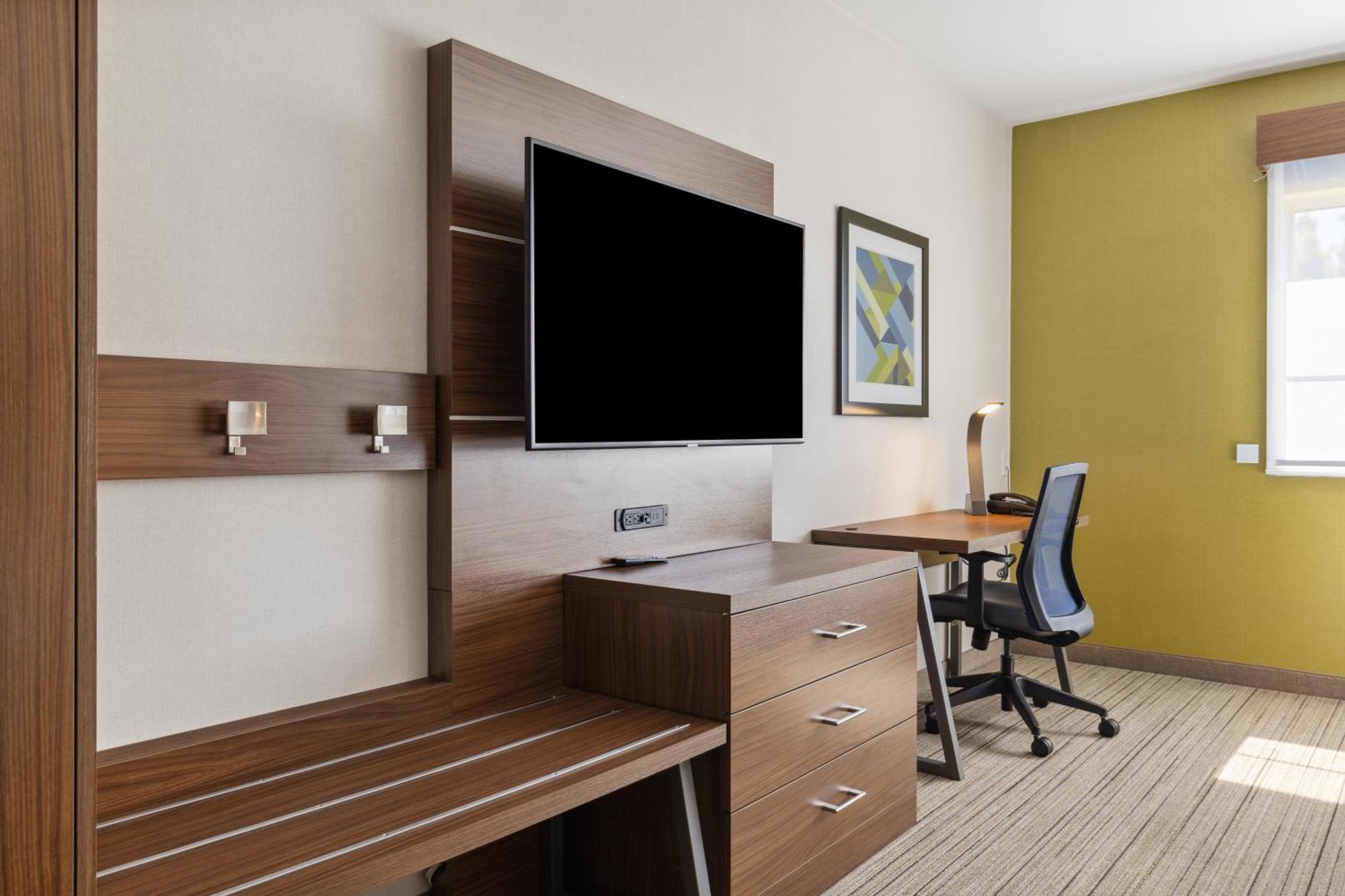 Hotel Express & Silicon Valley By Ihg 3*