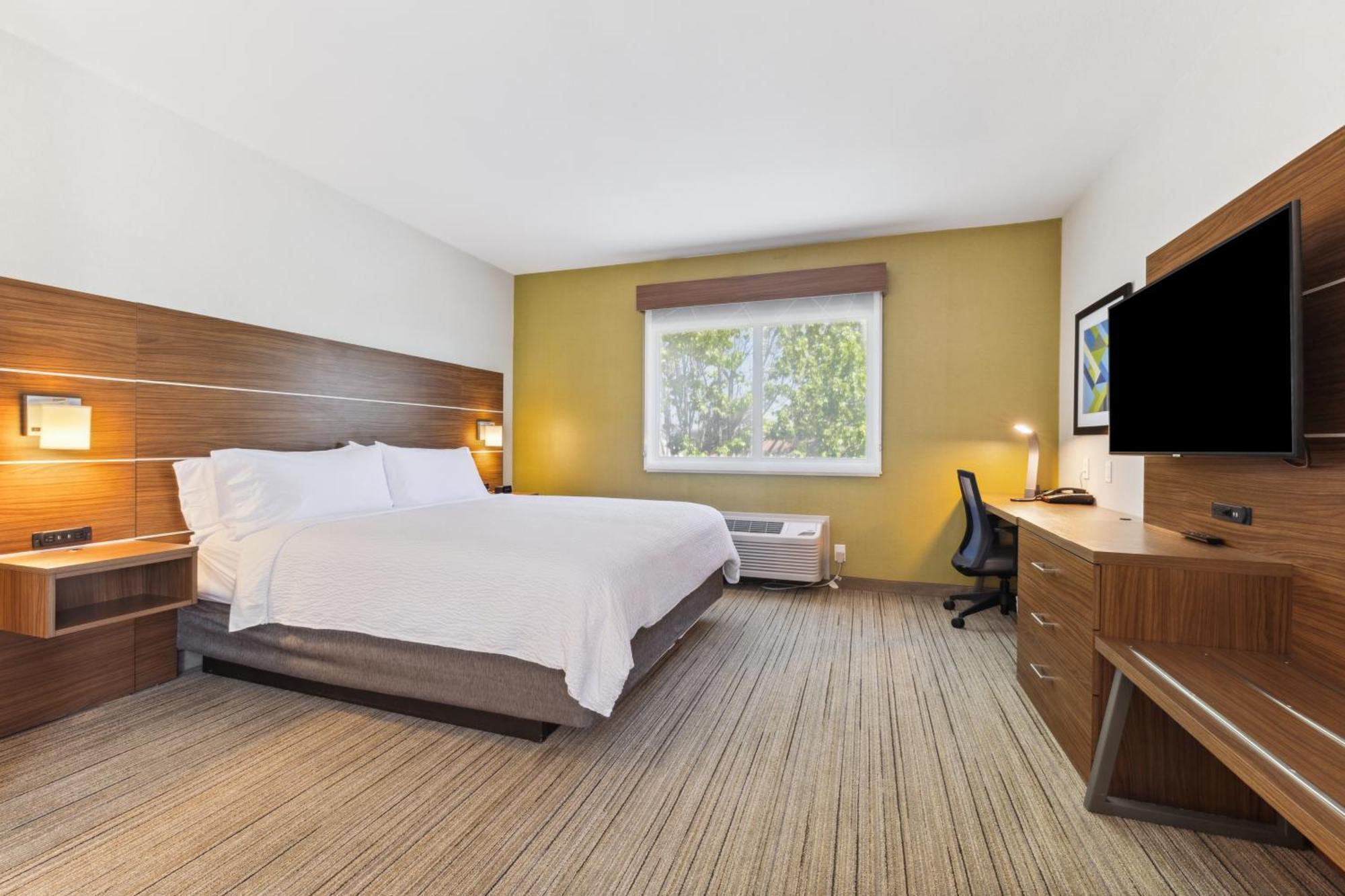 Express & Silicon Valley By Ihg Hotel