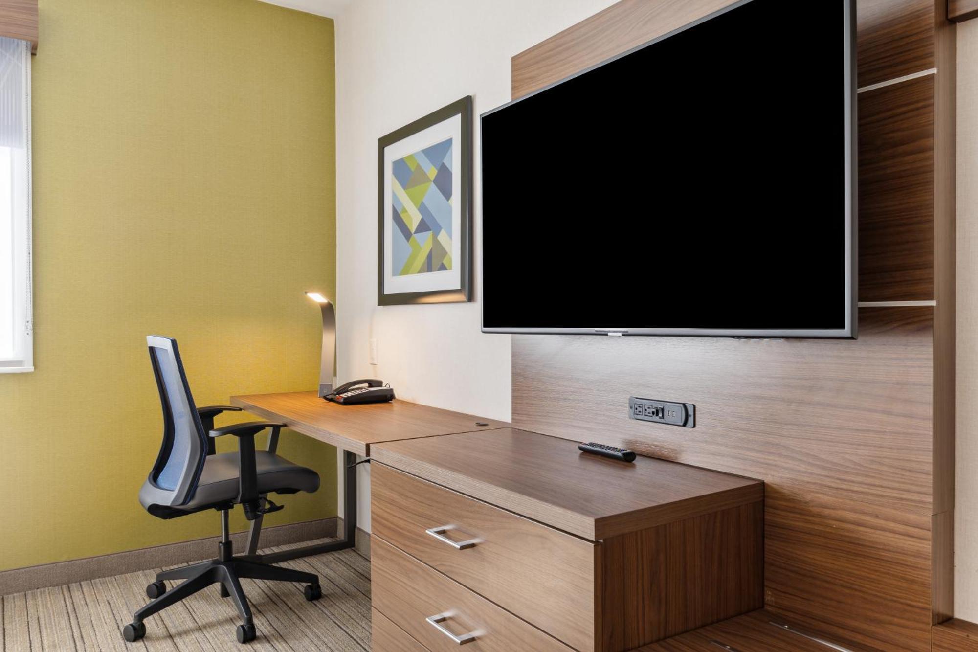 Express & Silicon Valley By Ihg Hotel Mountain View