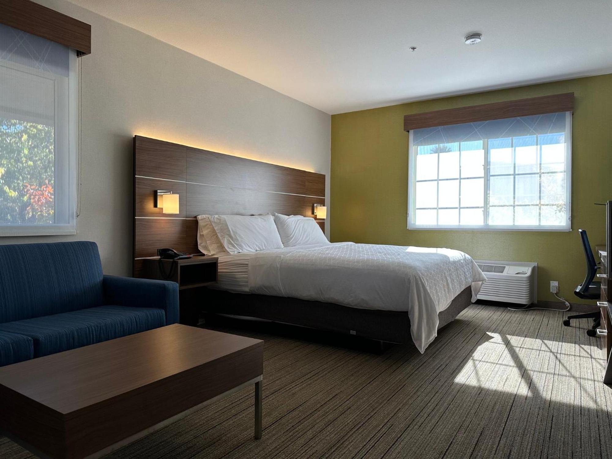 Express & Silicon Valley By Ihg Hotel