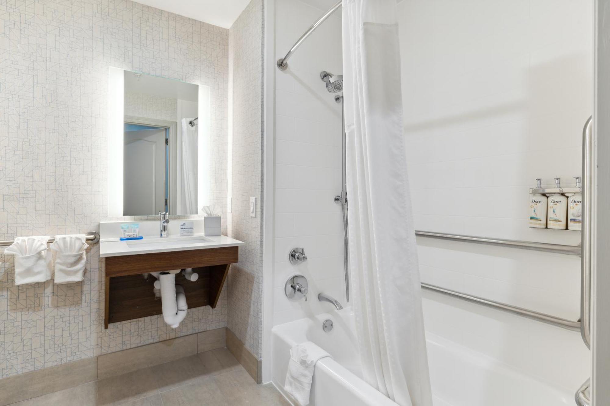 Express & Silicon Valley By Ihg Hotel 3*