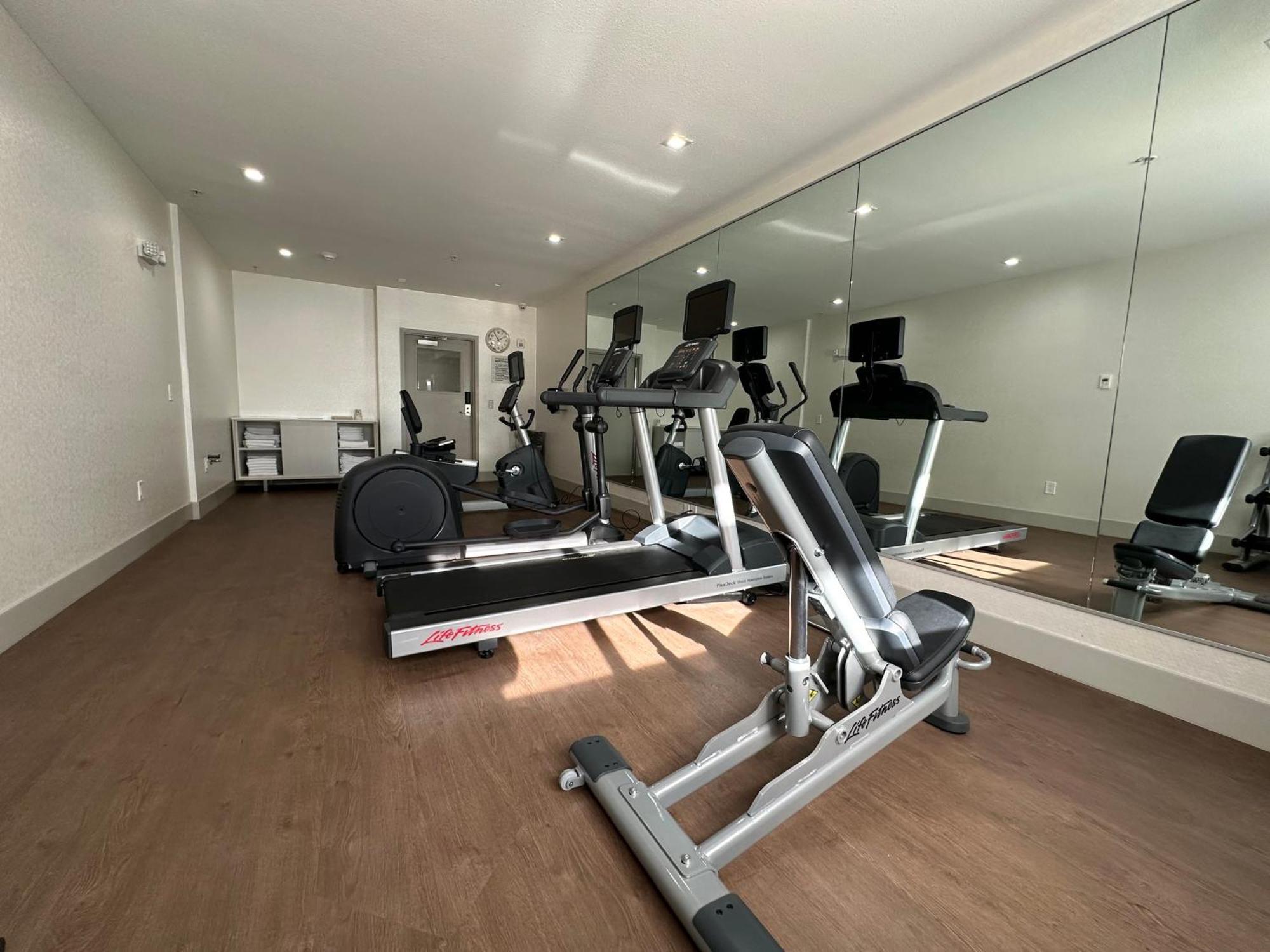 Express & Silicon Valley By Ihg Hotel Mountain View