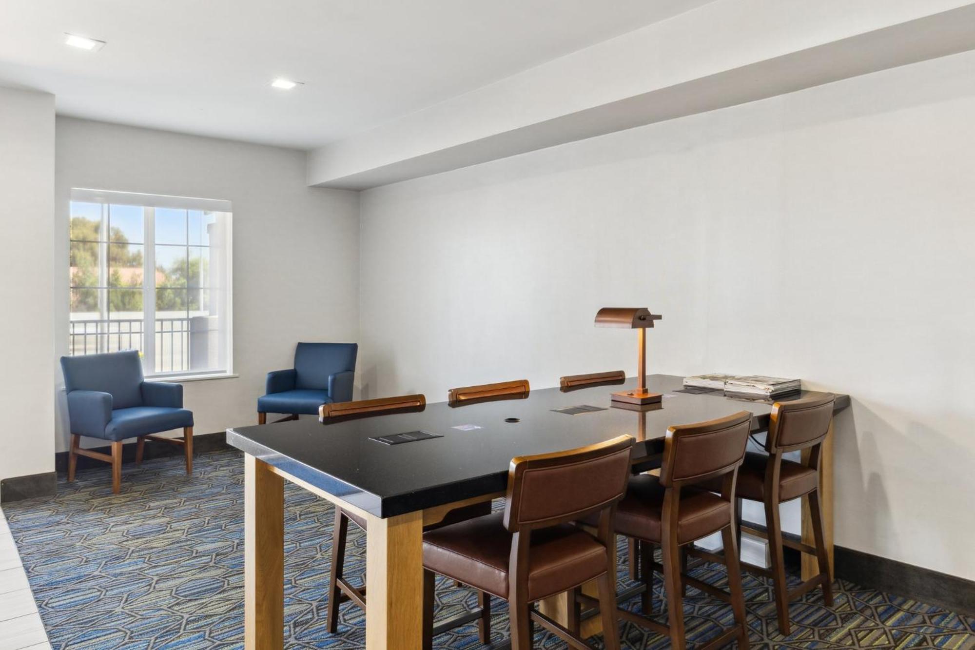 Express & Silicon Valley By Ihg Hotel Mountain View