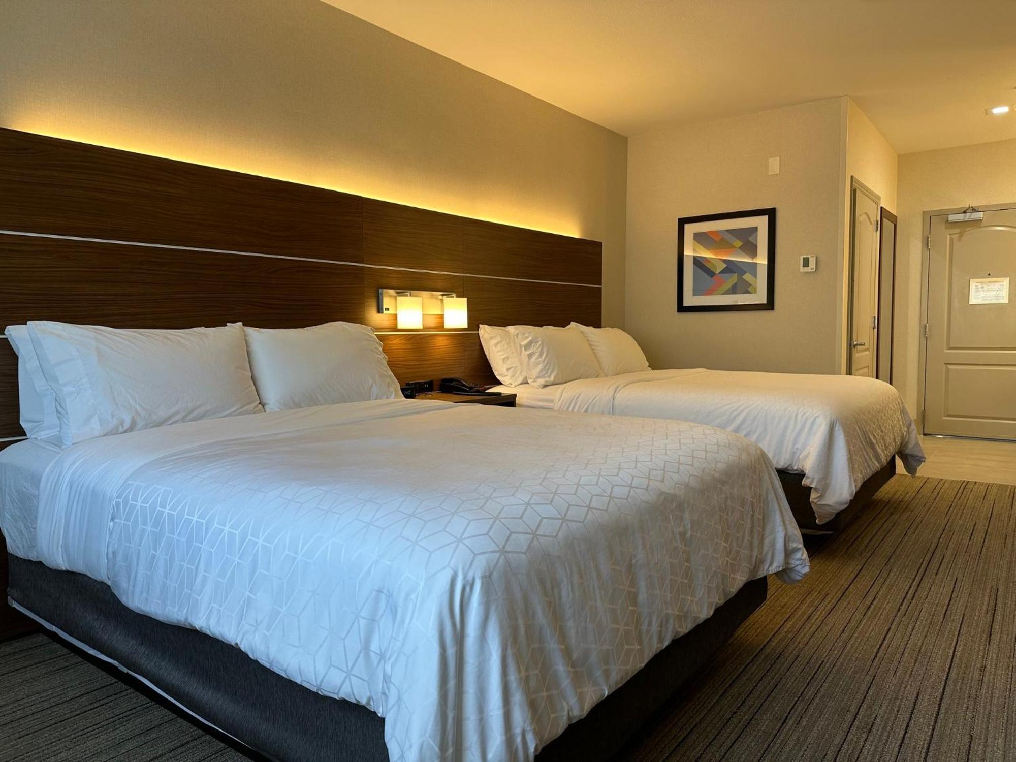 Hotel Express & Silicon Valley By Ihg