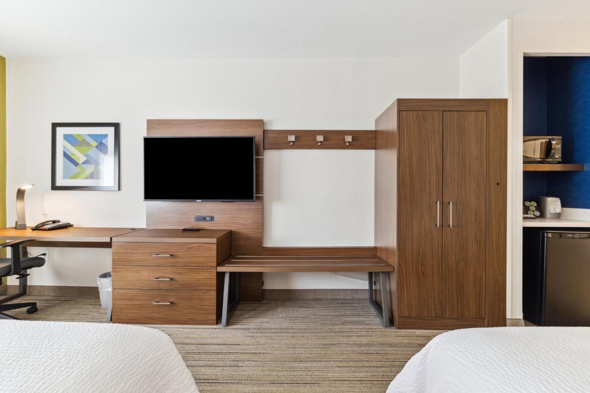 Express & Silicon Valley By Ihg Hotel 3*