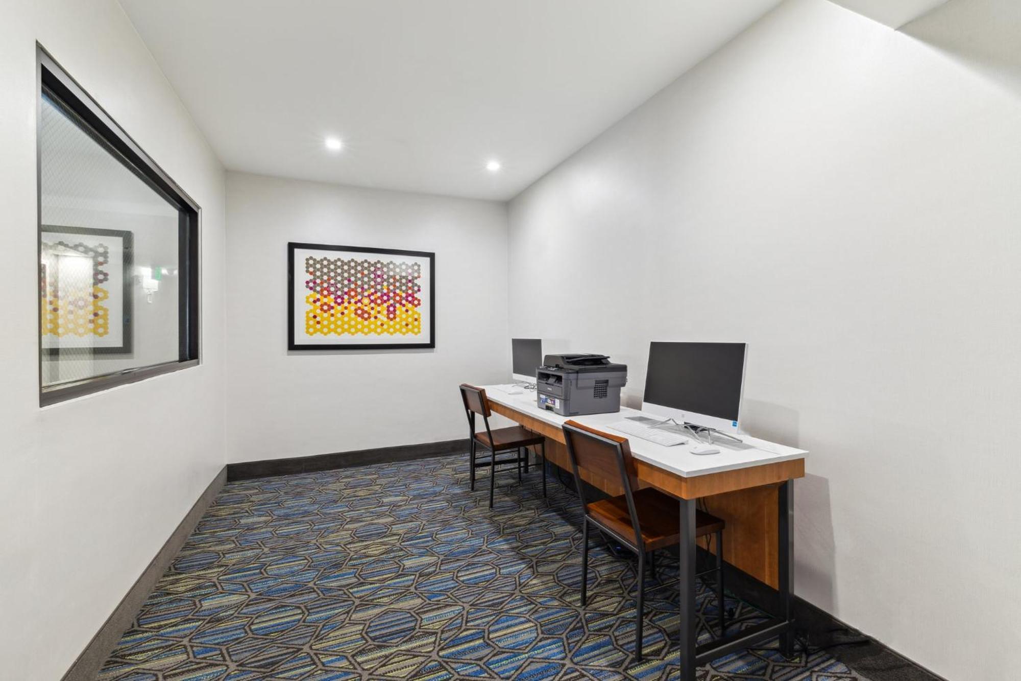 Express & Silicon Valley By Ihg Hotel