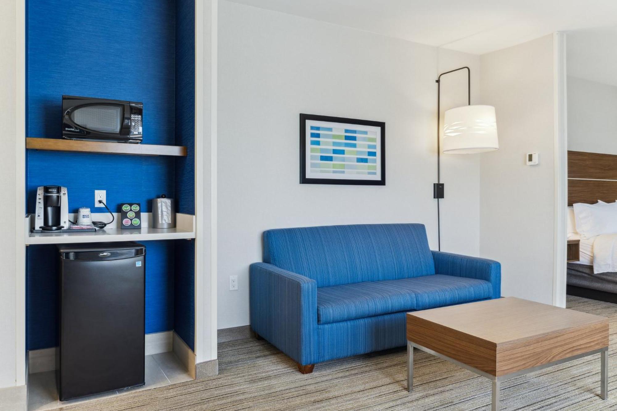 Hotel Express & Silicon Valley By Ihg