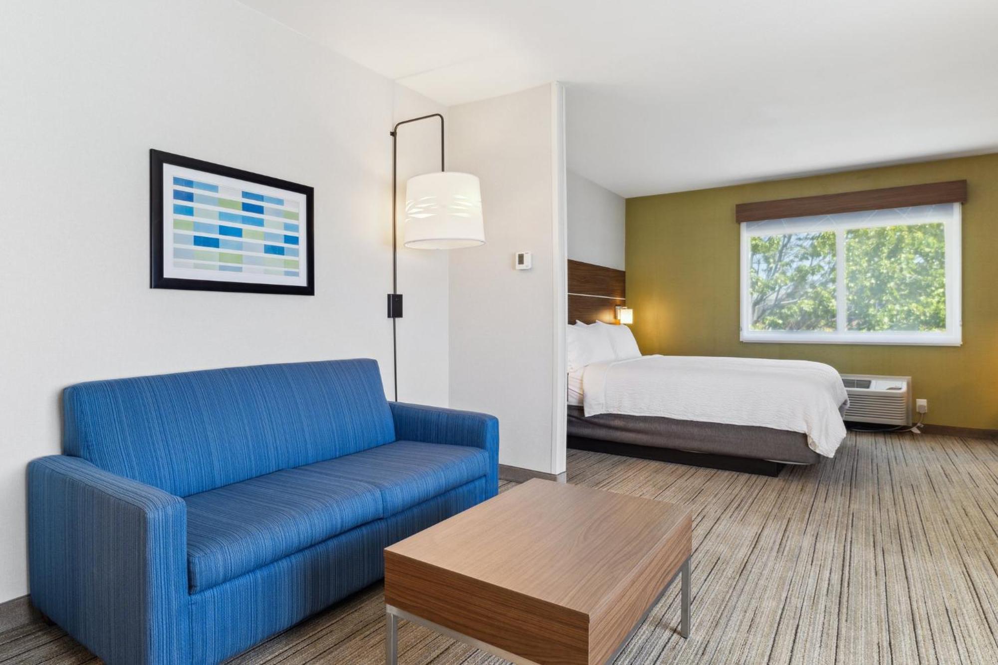 Hotel Express & Silicon Valley By Ihg