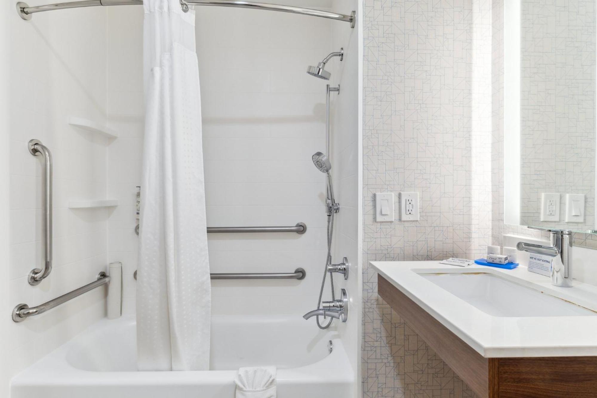 Express & Silicon Valley By Ihg Hotel 3*